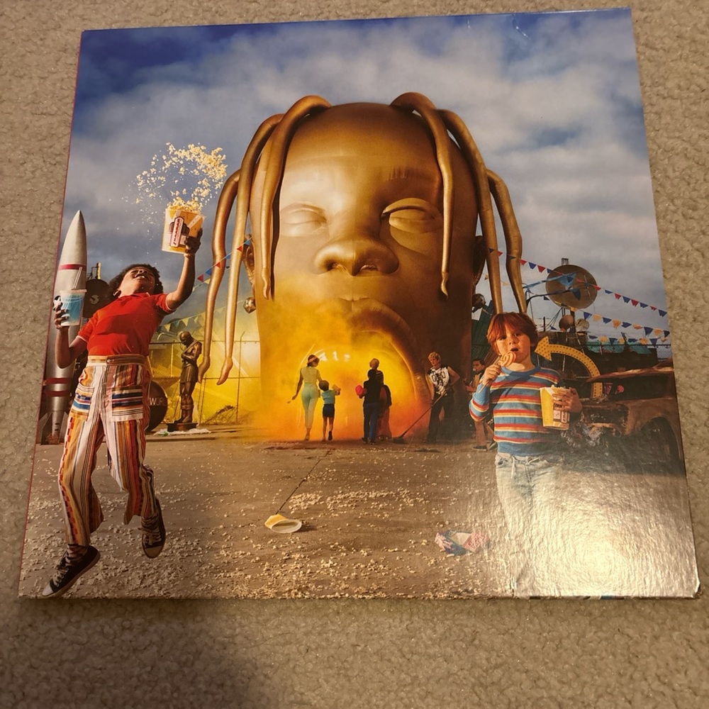 Travis Scott Astroworld Vinyl. 2 disc inside total of 4 sides. Never played